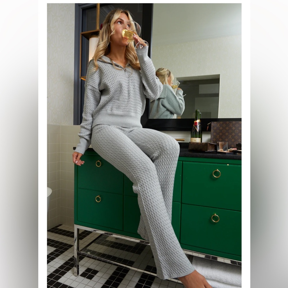 Sister Bloom Cozy Gray Knit Lounge Set, size L